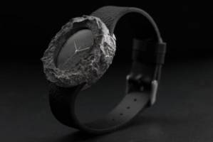 ساخت ساعت مچی با سنگهای سیاره ماه