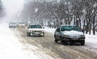 ارتفاع برف در گردنه‌ سیاهکل به دیلمان به ۳۰ سانتی متر رسید