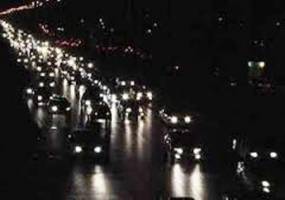 تردد خودروها در جاده های منتهی به پایتخت به کندی در جریان است