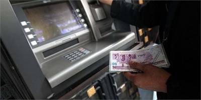 به غیر از بانک‌ها،  خودپردازها هم تعطیل بودند