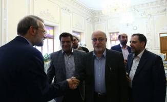 دیدار نوروزی جمعی از نمایندگان و مسئولان دولتی با علی لاریجانی