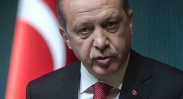  نمی‌خواهد به من درس دموکراسی بدهید