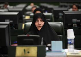 فاطمه رهبر: طرح زودهنگام انتخابات ریاست جمهوری خسران بزرگی برای نظام است
