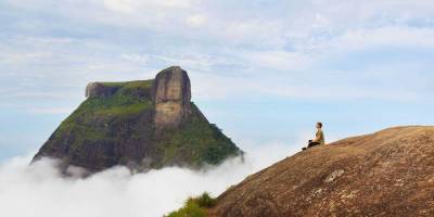 کوه Pedra da Gávea واقع در ریو دو ژانیرو برزیل 