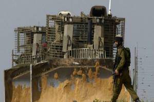 انفجار بمب کنارجاده ای در مسیر بلدوزر صهیونیستها در غزه