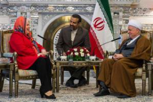 ایران با تکیه بر مردم خویش، از همه‌ی مراحل و موانع خواهد گذشت