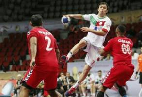 با تیم اصلی هندبال هم شرکت می‌کردیم، می‌باختیم