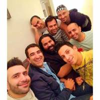 سلفی متفاوت هنرمند معروف ایرانی با خواننده های لُس آنجلسی! 