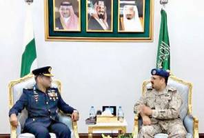 آمادگی پاکستان برای آموزش خلبانان سعودی