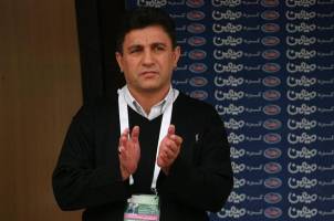 قلعه‌نویی: ماندنم در تراکتور شرط دارد