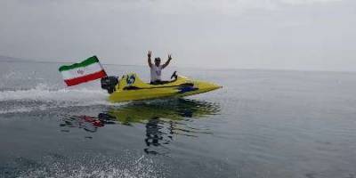 مانور شناورهاي سه بدنه اي ايران در آب هاي خليج فارس