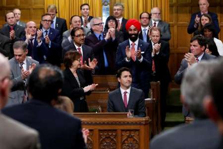 نخست وزیر کانادا از بدرفتاری خود عذرخواهی کرد