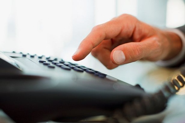 کمیسیون تنظیم مقررات ارتباطات امروز نیز از تعیین تعرفه جدید تلفن ثابت و اینترنت باز ماند