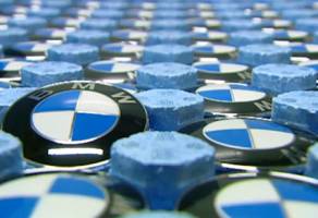 بی ام و امکان تماس و درخواست کمک اضطراری SOS‌ را در موتورسیکلت ها فراهم می کند 