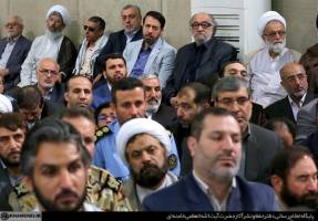 بازیگر و کارگردان معروف در دیدار با رهبری! + عکس