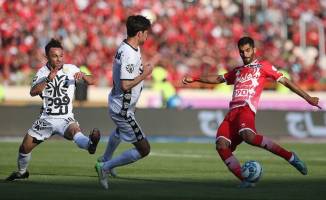 مدافع تیم فوتبال پرسپولیس تحت عمل جراحی قرار گرفت