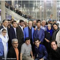 استقبال هنرمندان از تیم اصغر فرهادی در فرودگاه! + عکس
