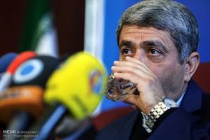 طیب‌نیا چرا حکم مدیرعامل بانک ملی را امضا نمی‌کند؟