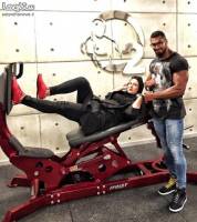 قهرمان پرتاب وزنه بانوان و همسرش در باشگاه ورزشی! + عکس