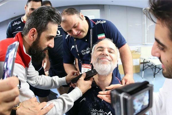 سعید معروف ریش‌های سرپرست تیم ایران را تراشید!