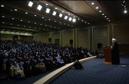 روحانی: دولت یازدهم برای تحقق حقوق زنان، با همه توان فعال است 