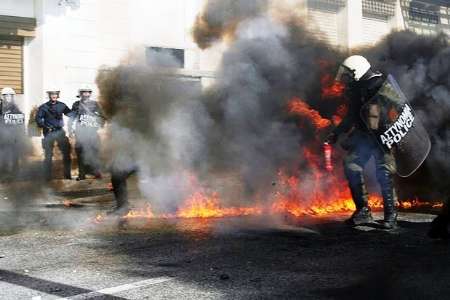 حمله با کوکتل مولوتف به ساختمان وزارت فرهنگ یونان