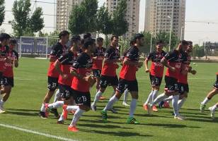 داوران عمانی بازی ایران - قرقیزستان را سوت می‌زنند 