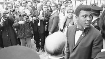 مراسم خاکسپاری محمد علی بزرگ‌ترین رویداد تلویزیونی تاریخ 