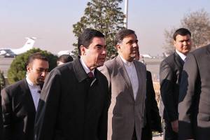 وزیر راه و شهرسازی وارد ترکمنستان شد