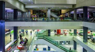 بازار و پردیس سینمایی چارسو