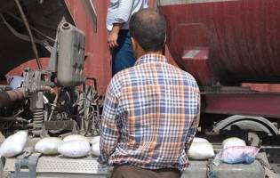 توقیف تریلی شیشه ای با تیزهوشی پلیس