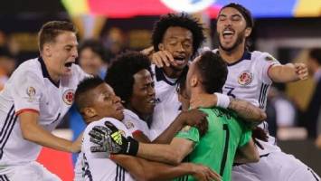 کلمبیا در ضربه‌های پنالتی پرو را برد و صعود کرد