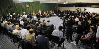 خیانتهای آمریکا در قضیه برجام به افکار عمومی منتقل شود