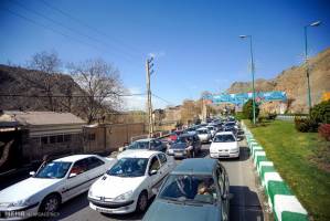  آزاد راه کرج- تهران ترافیک نیمه سنگینی دارد