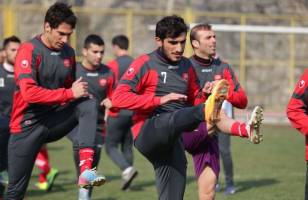 علی عسگری در مشهد ماند