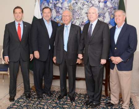 حضور سناتورهای آمریکایی در مناطق عملیاتی ارتش پاکستان