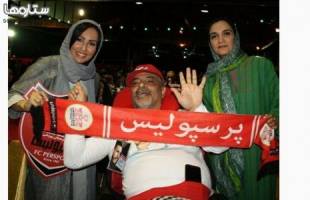 پرچم پرسپولیس در دستان بازیگر زن استقلالی! + عکس
