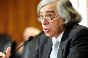 بازار نفت تا ۲۰۱۷ به توازن می‌رسد