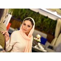 تیپ متفاوت آزاده زارعی در جشن تولدش! + عکس