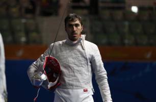 همه حواله ماشین گرفتند، شمشیربازان هیچ