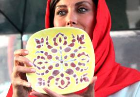 تصاویر مهتاب کرامتی در حراج خیریه رشت! + عکس