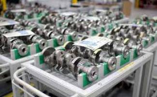 قطعه‌سازان کوچک در لبه پرتگاه