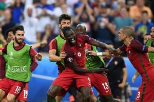 پدرم بخاطر قتل مادرم در زندان است