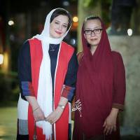 تیپ متفاوت مهراوه شریفی نیا و مادرش در خیریه! + عکس