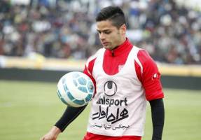 بی‌اطلاعی مسئولان باشگاه پرسپولیس از دلیل غیبت کامیابی‌نیا