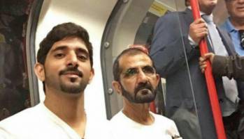 ​حاکم دبی و پسرش ( ولیعهد) در مترو! + عکس