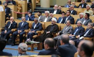 رازهای سربه مهرتیم اقتصادی دولت/فرماندهان اقتصاد فقط سان می‌بینند