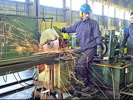 معیشت ۹.۷ میلیون نفر زیر خط فقر