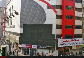 آیفون بی‌توجه به تهدیدها به بازار برگشت