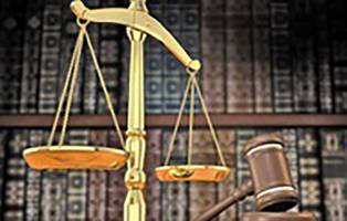 مردی  همسر و دخترش را قربانی‌کرد